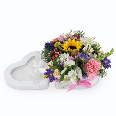 Caja de Corazón Pequeña Con Flores de Temporada - Firenze Rose™