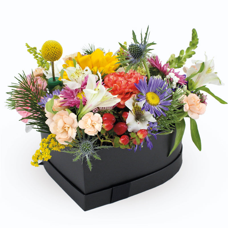Caja de Corazón Pequeña Con Flores de Temporada - Firenze Rose™