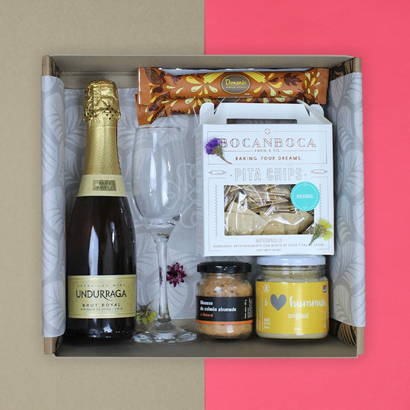Caja de Regalos con Espumante Undurraga / Pita Chips BOCANBOCA - Firenze Rose™