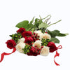 12 Rosas Rojas y Blancas con Hypericum en Caja Larga  - NAVIDAD - Firenze Rose™